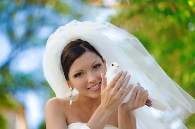Braut mit Hochzeitstaube